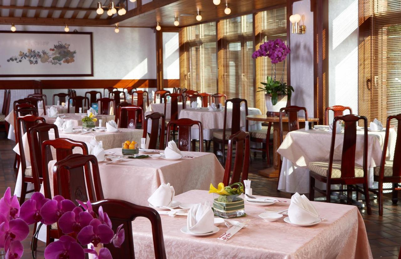 The Howard Plaza Hotel Tchaj-pej Exteriér fotografie Interior of the restaurant