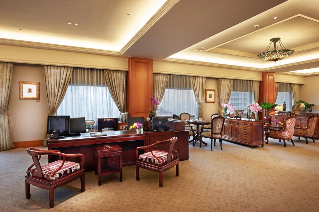 The Howard Plaza Hotel Tchaj-pej Exteriér fotografie Business Center